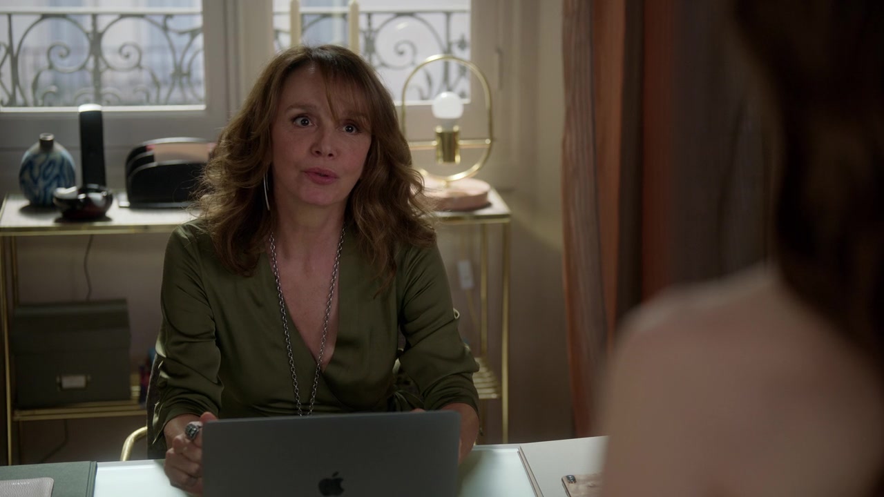 Emily_in_Paris_S01E03_Sexy_or_Sexist_720p_NF_WEB-DL_DDP5_1_x264-BTN_0802.jpg Emily_in_Paris_S01E03_Sexy_or_Sexist_720p_NF_WEB-DL_DDP5_1_x264-BTN_0802.jpg