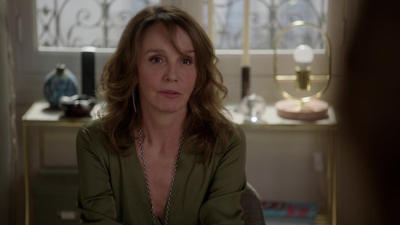 Emily_in_Paris_S01E03_Sexy_or_Sexist_720p_NF_WEB-DL_DDP5_1_x264-BTN_0819.jpg