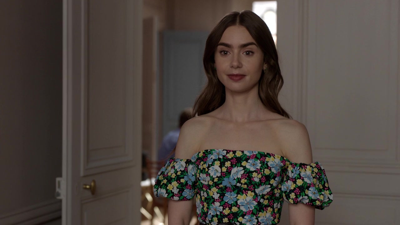 Emily_in_Paris_S01E03_Sexy_or_Sexist_720p_NF_WEB-DL_DDP5_1_x264-BTN_0839.jpg Emily_in_Paris_S01E03_Sexy_or_Sexist_720p_NF_WEB-DL_DDP5_1_x264-BTN_0839.jpg