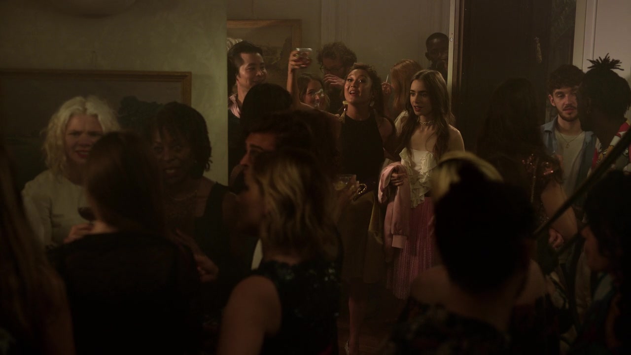 Emily_in_Paris_S01E03_Sexy_or_Sexist_720p_NF_WEB-DL_DDP5_1_x264-BTN_0856.jpg