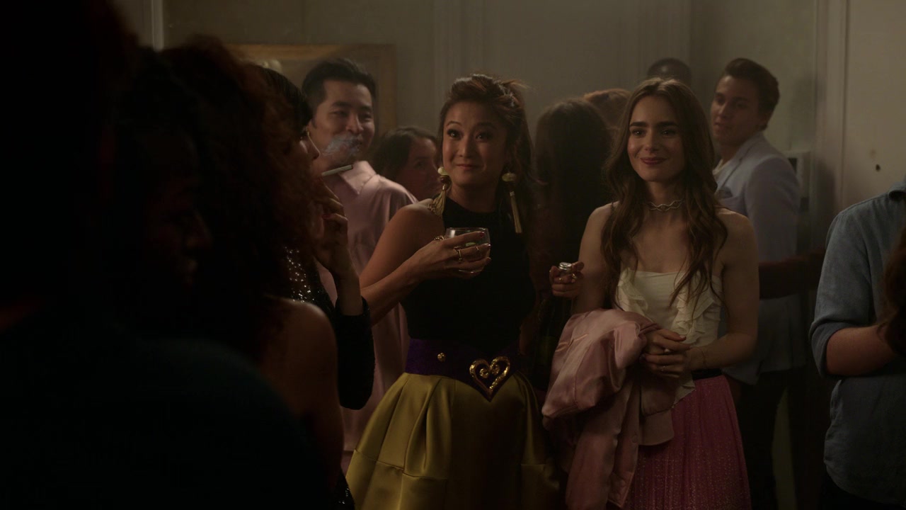 Emily_in_Paris_S01E03_Sexy_or_Sexist_720p_NF_WEB-DL_DDP5_1_x264-BTN_0866.jpg