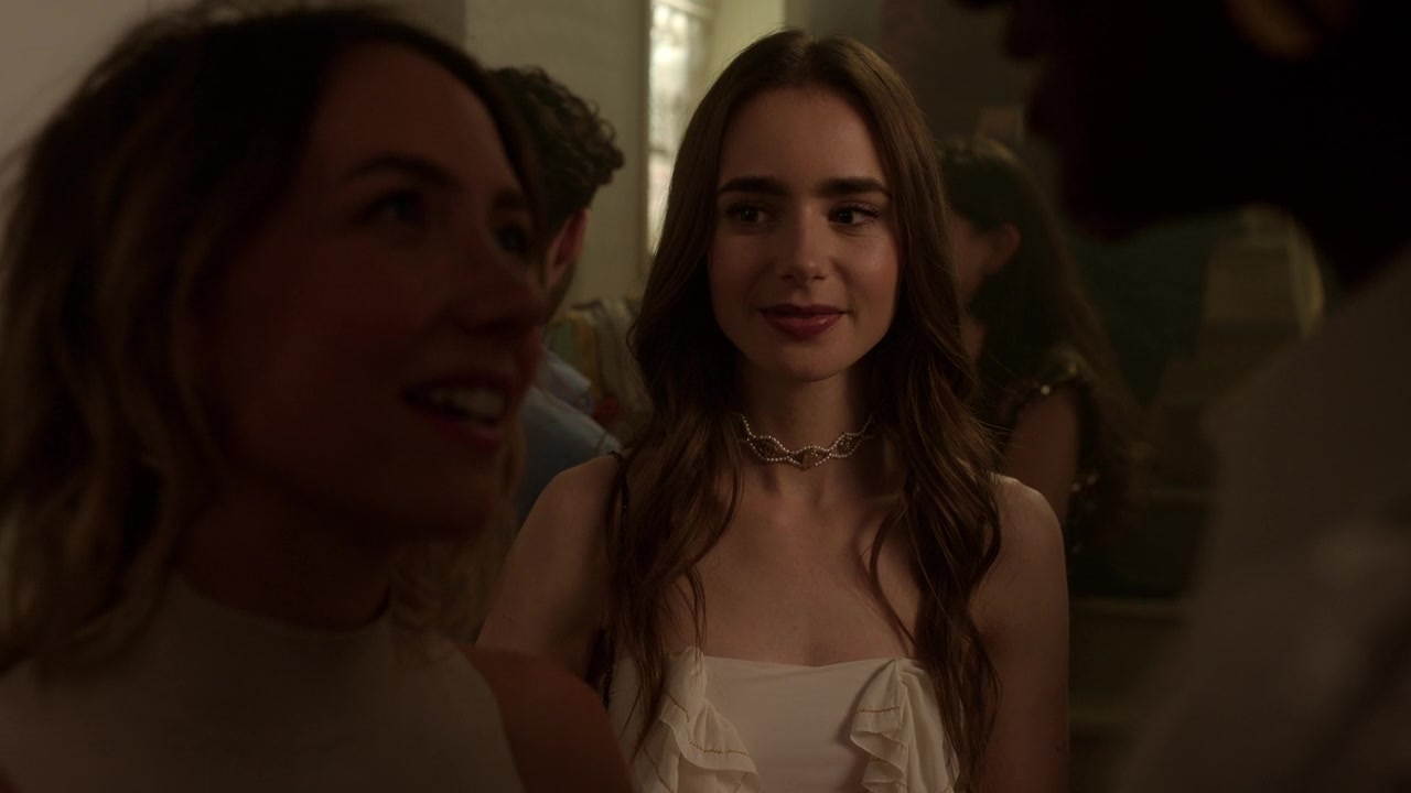 Emily_in_Paris_S01E03_Sexy_or_Sexist_720p_NF_WEB-DL_DDP5_1_x264-BTN_0881.jpg