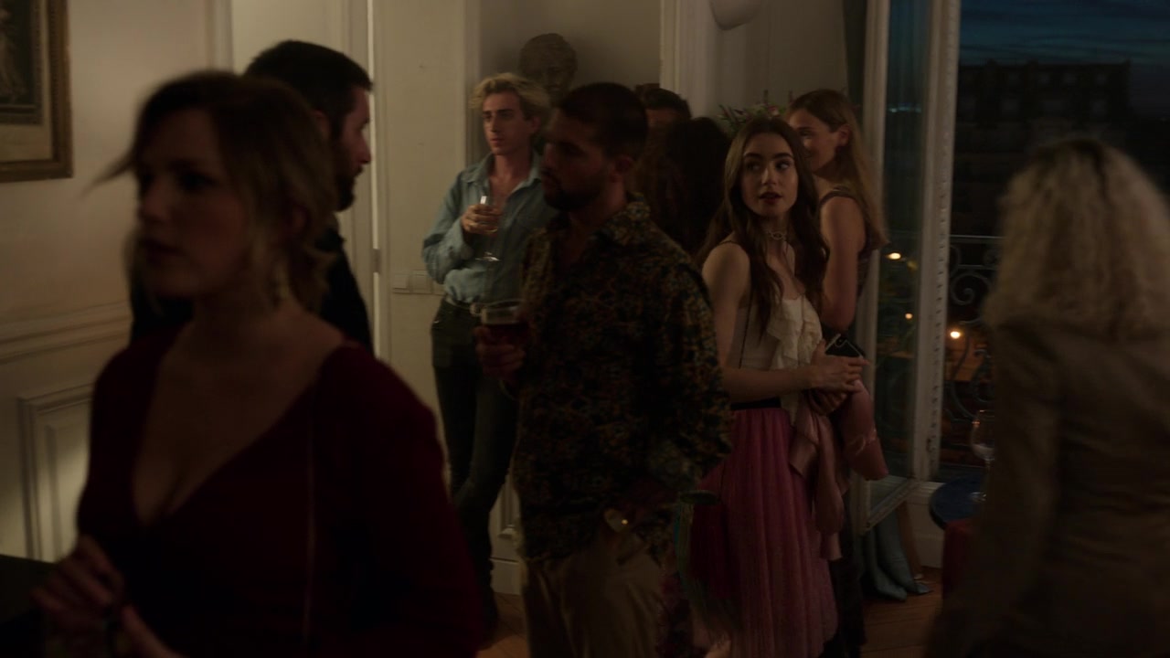 Emily_in_Paris_S01E03_Sexy_or_Sexist_720p_NF_WEB-DL_DDP5_1_x264-BTN_0887.jpg