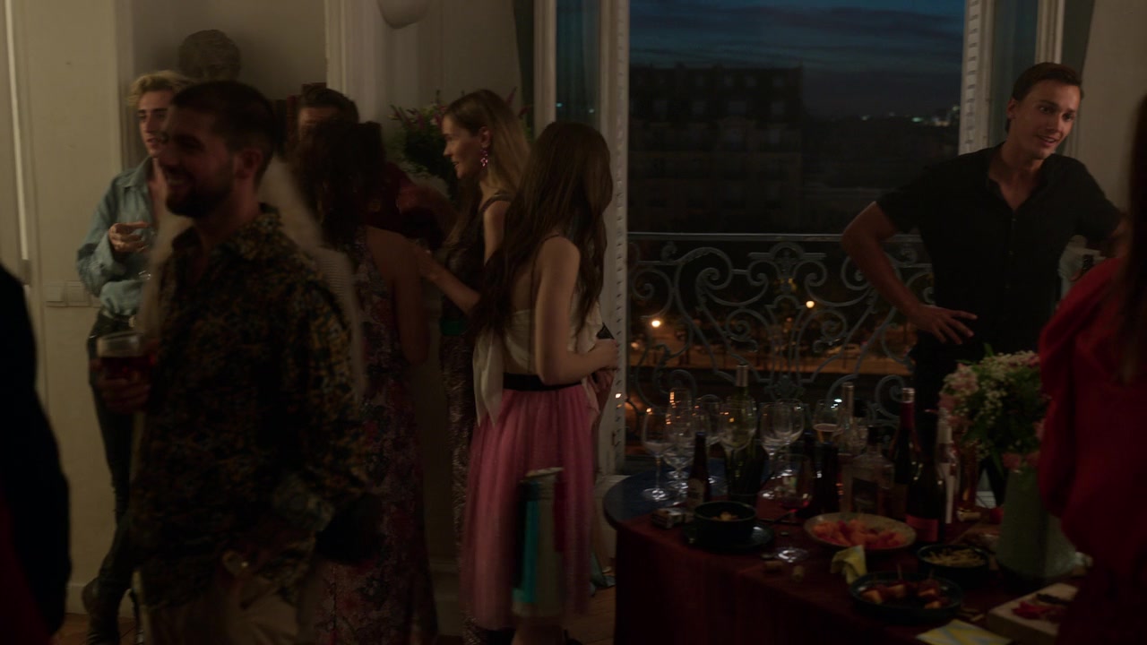 Emily_in_Paris_S01E03_Sexy_or_Sexist_720p_NF_WEB-DL_DDP5_1_x264-BTN_0889.jpg Emily_in_Paris_S01E03_Sexy_or_Sexist_720p_NF_WEB-DL_DDP5_1_x264-BTN_0889.jpg