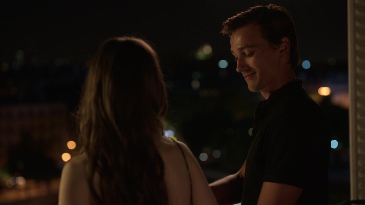Emily_in_Paris_S01E03_Sexy_or_Sexist_720p_NF_WEB-DL_DDP5_1_x264-BTN_0905.jpg