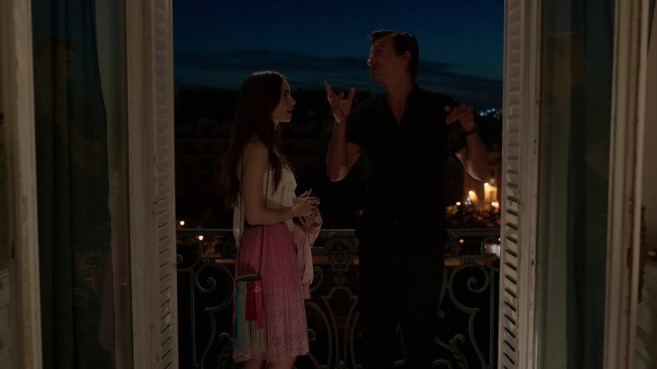 Emily_in_Paris_S01E03_Sexy_or_Sexist_720p_NF_WEB-DL_DDP5_1_x264-BTN_0930.jpg