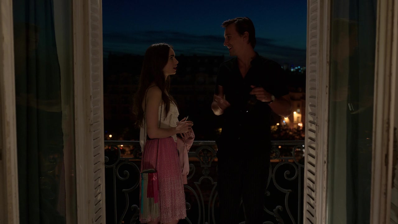 Emily_in_Paris_S01E03_Sexy_or_Sexist_720p_NF_WEB-DL_DDP5_1_x264-BTN_0931.jpg