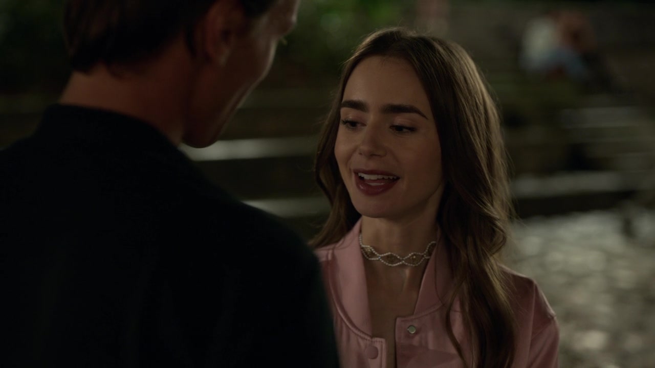 Emily_in_Paris_S01E03_Sexy_or_Sexist_720p_NF_WEB-DL_DDP5_1_x264-BTN_0966.jpg