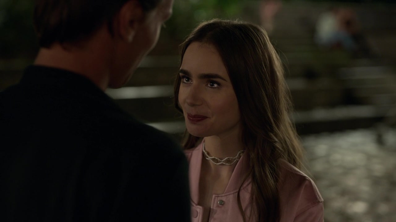 Emily_in_Paris_S01E03_Sexy_or_Sexist_720p_NF_WEB-DL_DDP5_1_x264-BTN_0967.jpg