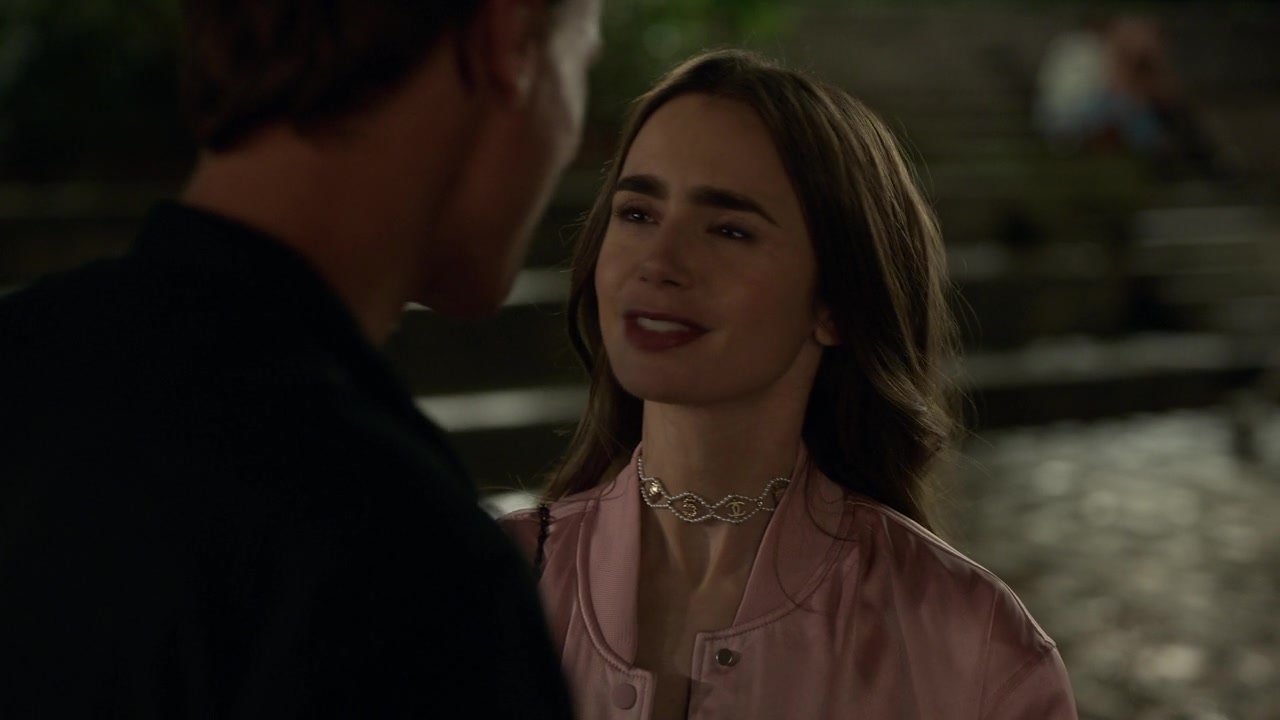 Emily_in_Paris_S01E03_Sexy_or_Sexist_720p_NF_WEB-DL_DDP5_1_x264-BTN_0986.jpg