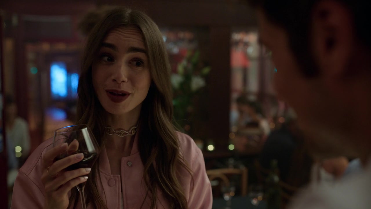 Emily_in_Paris_S01E03_Sexy_or_Sexist_720p_NF_WEB-DL_DDP5_1_x264-BTN_1025.jpg