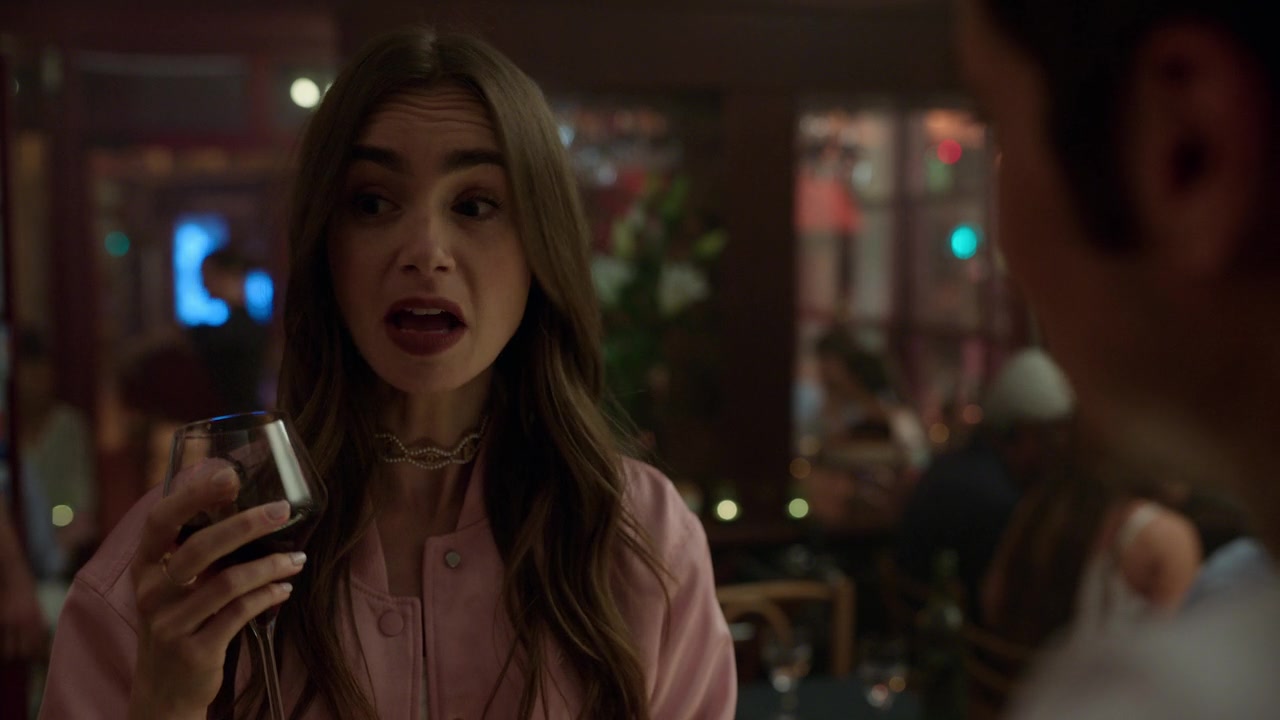 Emily_in_Paris_S01E03_Sexy_or_Sexist_720p_NF_WEB-DL_DDP5_1_x264-BTN_1026.jpg