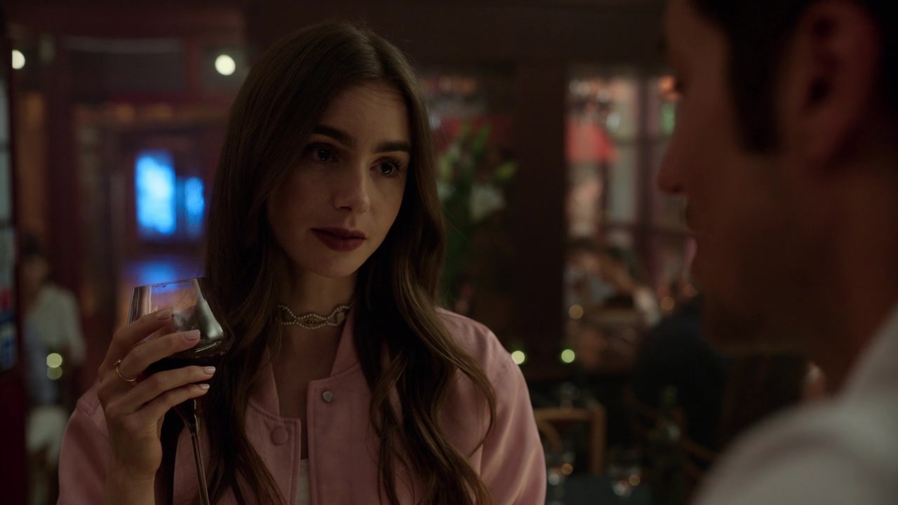 Emily_in_Paris_S01E03_Sexy_or_Sexist_720p_NF_WEB-DL_DDP5_1_x264-BTN_1036.jpg