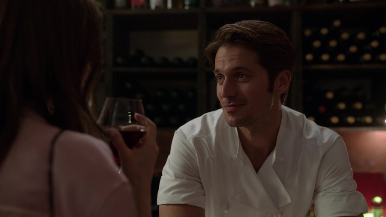 Emily_in_Paris_S01E03_Sexy_or_Sexist_720p_NF_WEB-DL_DDP5_1_x264-BTN_1038.jpg