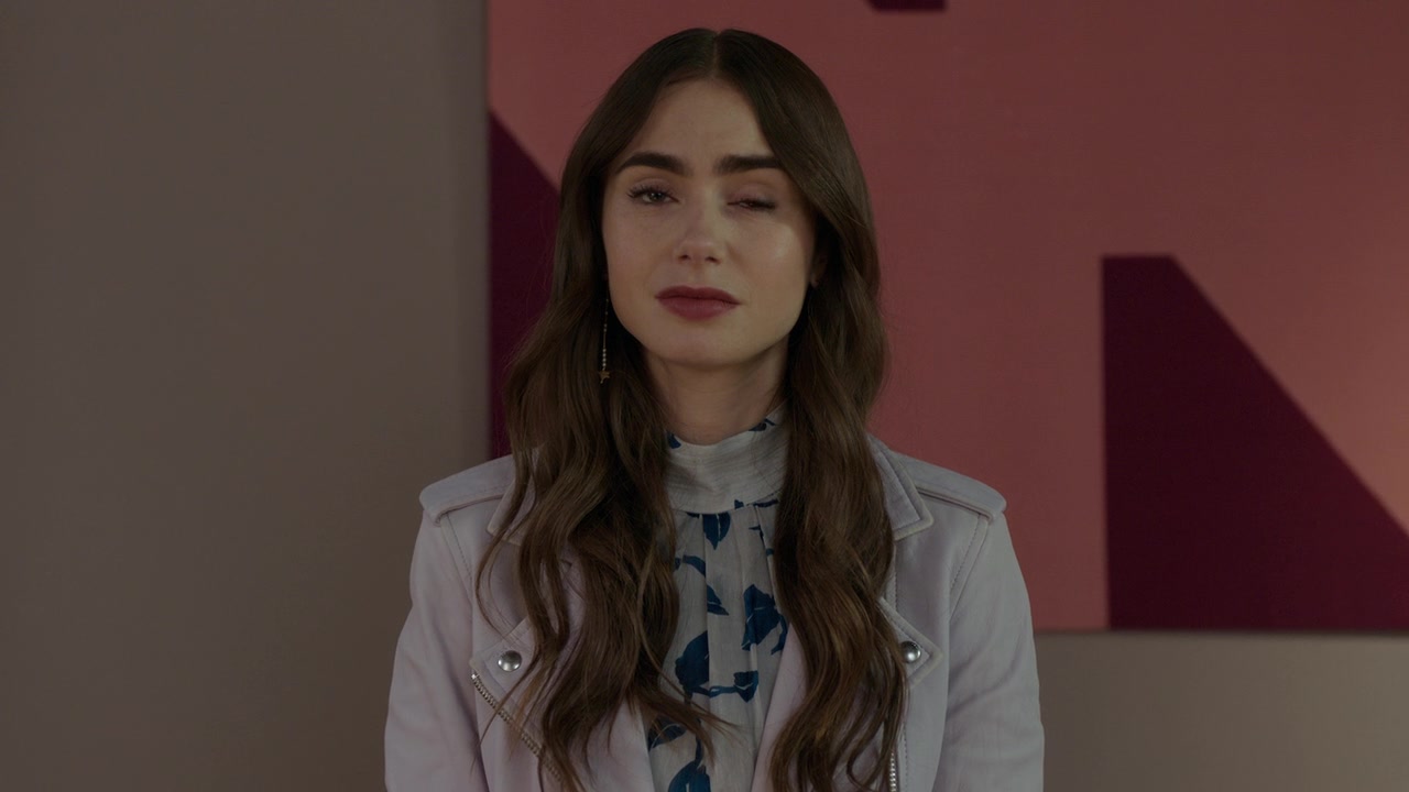 Emily_in_Paris_S01E03_Sexy_or_Sexist_720p_NF_WEB-DL_DDP5_1_x264-BTN_1115.jpg