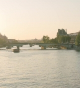 Emily_in_Paris_S01E03_Sexy_or_Sexist_720p_NF_WEB-DL_DDP5_1_x264-BTN_0019.jpg