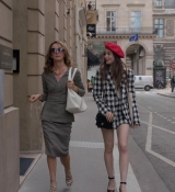 Emily_in_Paris_S01E03_Sexy_or_Sexist_720p_NF_WEB-DL_DDP5_1_x264-BTN_0226.jpg