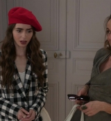 Emily_in_Paris_S01E03_Sexy_or_Sexist_720p_NF_WEB-DL_DDP5_1_x264-BTN_0291.jpg