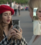 Emily_in_Paris_S01E03_Sexy_or_Sexist_720p_NF_WEB-DL_DDP5_1_x264-BTN_0365.jpg
