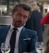 Emily_in_Paris_S01E03_Sexy_or_Sexist_720p_NF_WEB-DL_DDP5_1_x264-BTN_0480.jpg