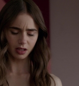 Emily_in_Paris_S01E03_Sexy_or_Sexist_720p_NF_WEB-DL_DDP5_1_x264-BTN_0676.jpg