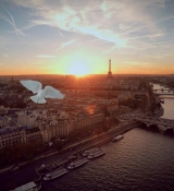 Emily_in_Paris_S01E03_Sexy_or_Sexist_720p_NF_WEB-DL_DDP5_1_x264-BTN_0747.jpg