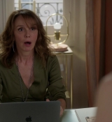 Emily_in_Paris_S01E03_Sexy_or_Sexist_720p_NF_WEB-DL_DDP5_1_x264-BTN_0801.jpg