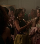 Emily_in_Paris_S01E03_Sexy_or_Sexist_720p_NF_WEB-DL_DDP5_1_x264-BTN_0863.jpg