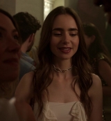 Emily_in_Paris_S01E03_Sexy_or_Sexist_720p_NF_WEB-DL_DDP5_1_x264-BTN_0882.jpg