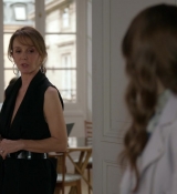 Emily_in_Paris_S01E03_Sexy_or_Sexist_720p_NF_WEB-DL_DDP5_1_x264-BTN_1104.jpg