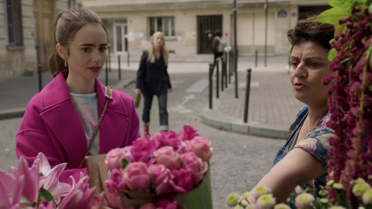 Emily_in_Paris_S01E04_A_Kiss_Is_Just_A_Kiss_720p_NF_WEB-DL_DDP5_1_x264-BTN_0024.jpg