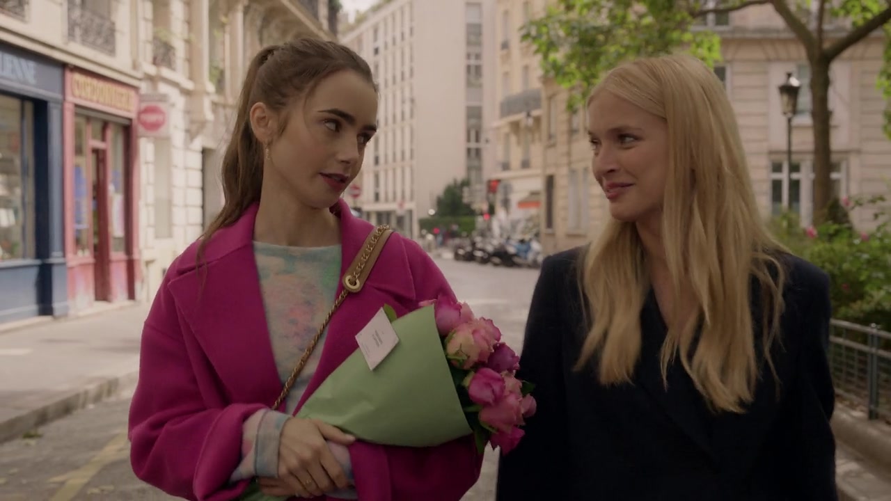 Emily_in_Paris_S01E04_A_Kiss_Is_Just_A_Kiss_720p_NF_WEB-DL_DDP5_1_x264-BTN_0074.jpg