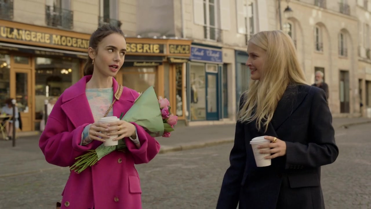 Emily_in_Paris_S01E04_A_Kiss_Is_Just_A_Kiss_720p_NF_WEB-DL_DDP5_1_x264-BTN_0087.jpg