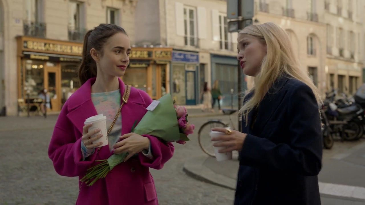 Emily_in_Paris_S01E04_A_Kiss_Is_Just_A_Kiss_720p_NF_WEB-DL_DDP5_1_x264-BTN_0094.jpg
