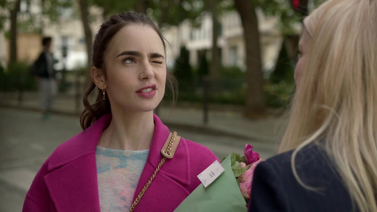 Emily_in_Paris_S01E04_A_Kiss_Is_Just_A_Kiss_720p_NF_WEB-DL_DDP5_1_x264-BTN_0100.jpg