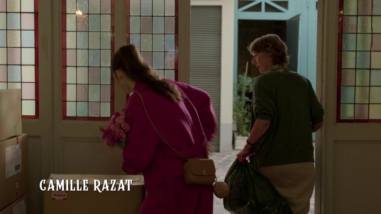 Emily_in_Paris_S01E04_A_Kiss_Is_Just_A_Kiss_720p_NF_WEB-DL_DDP5_1_x264-BTN_0166.jpg