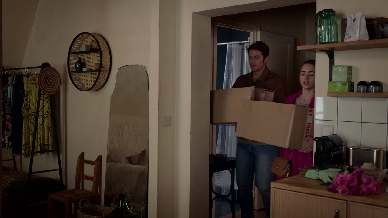 Emily_in_Paris_S01E04_A_Kiss_Is_Just_A_Kiss_720p_NF_WEB-DL_DDP5_1_x264-BTN_0183.jpg Emily_in_Paris_S01E04_A_Kiss_Is_Just_A_Kiss_720p_NF_WEB-DL_DDP5_1_x264-BTN_0183.jpg