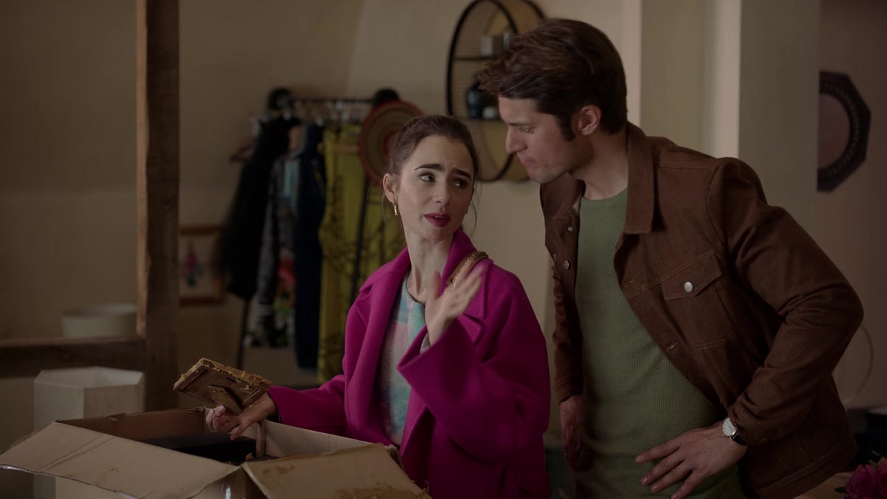 Emily_in_Paris_S01E04_A_Kiss_Is_Just_A_Kiss_720p_NF_WEB-DL_DDP5_1_x264-BTN_0207.jpg Emily_in_Paris_S01E04_A_Kiss_Is_Just_A_Kiss_720p_NF_WEB-DL_DDP5_1_x264-BTN_0207.jpg