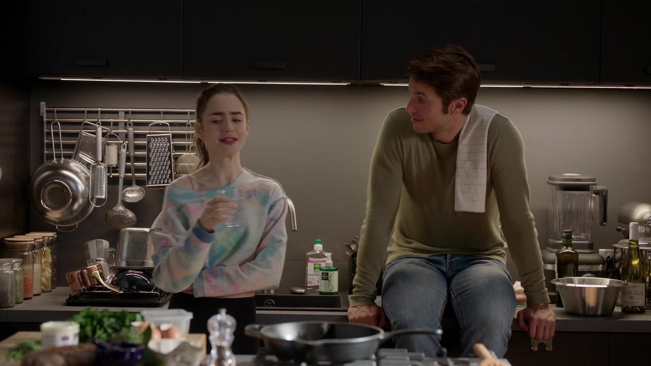 Emily_in_Paris_S01E04_A_Kiss_Is_Just_A_Kiss_720p_NF_WEB-DL_DDP5_1_x264-BTN_0232.jpg