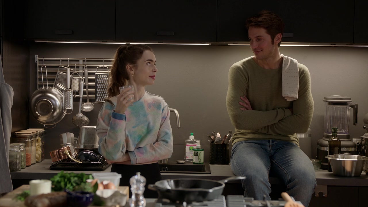 Emily_in_Paris_S01E04_A_Kiss_Is_Just_A_Kiss_720p_NF_WEB-DL_DDP5_1_x264-BTN_0248.jpg Emily_in_Paris_S01E04_A_Kiss_Is_Just_A_Kiss_720p_NF_WEB-DL_DDP5_1_x264-BTN_0248.jpg