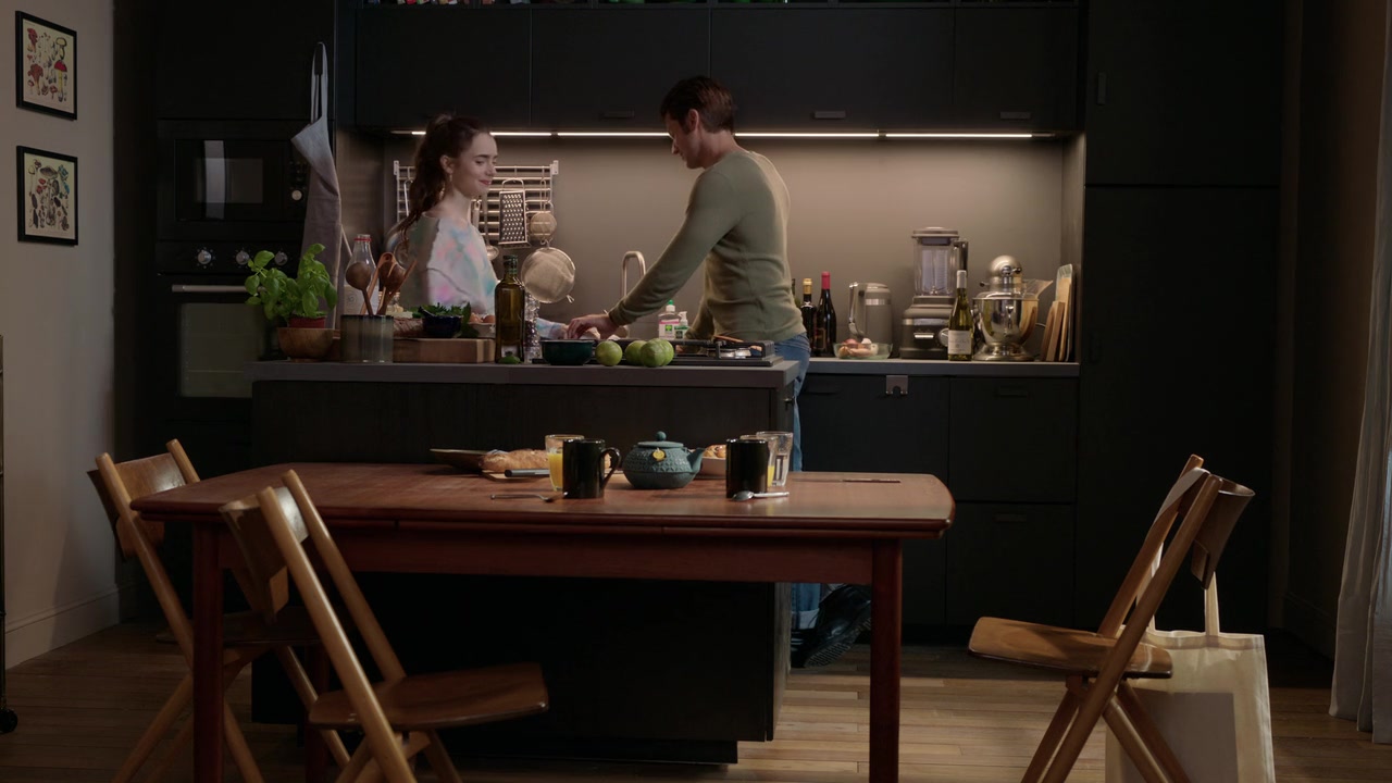 Emily_in_Paris_S01E04_A_Kiss_Is_Just_A_Kiss_720p_NF_WEB-DL_DDP5_1_x264-BTN_0276.jpg Emily_in_Paris_S01E04_A_Kiss_Is_Just_A_Kiss_720p_NF_WEB-DL_DDP5_1_x264-BTN_0276.jpg