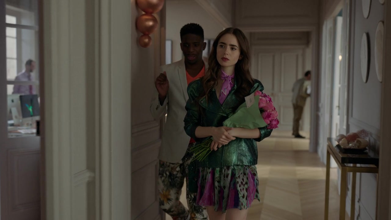 Emily_in_Paris_S01E04_A_Kiss_Is_Just_A_Kiss_720p_NF_WEB-DL_DDP5_1_x264-BTN_0287.jpg Emily_in_Paris_S01E04_A_Kiss_Is_Just_A_Kiss_720p_NF_WEB-DL_DDP5_1_x264-BTN_0287.jpg