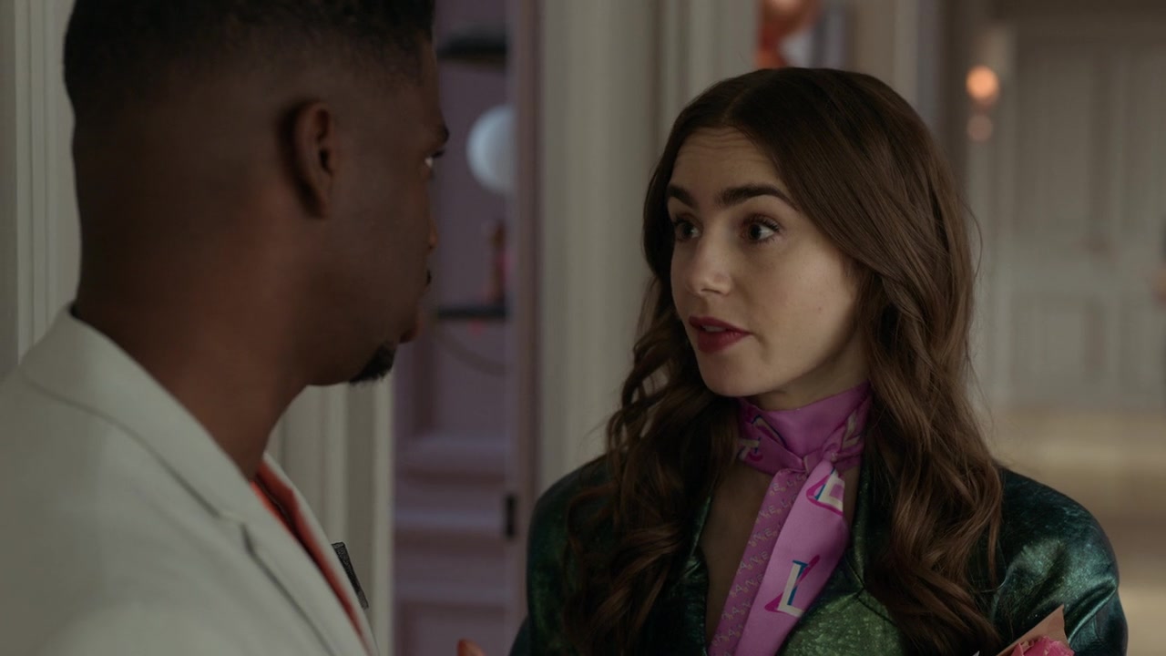 Emily_in_Paris_S01E04_A_Kiss_Is_Just_A_Kiss_720p_NF_WEB-DL_DDP5_1_x264-BTN_0305.jpg