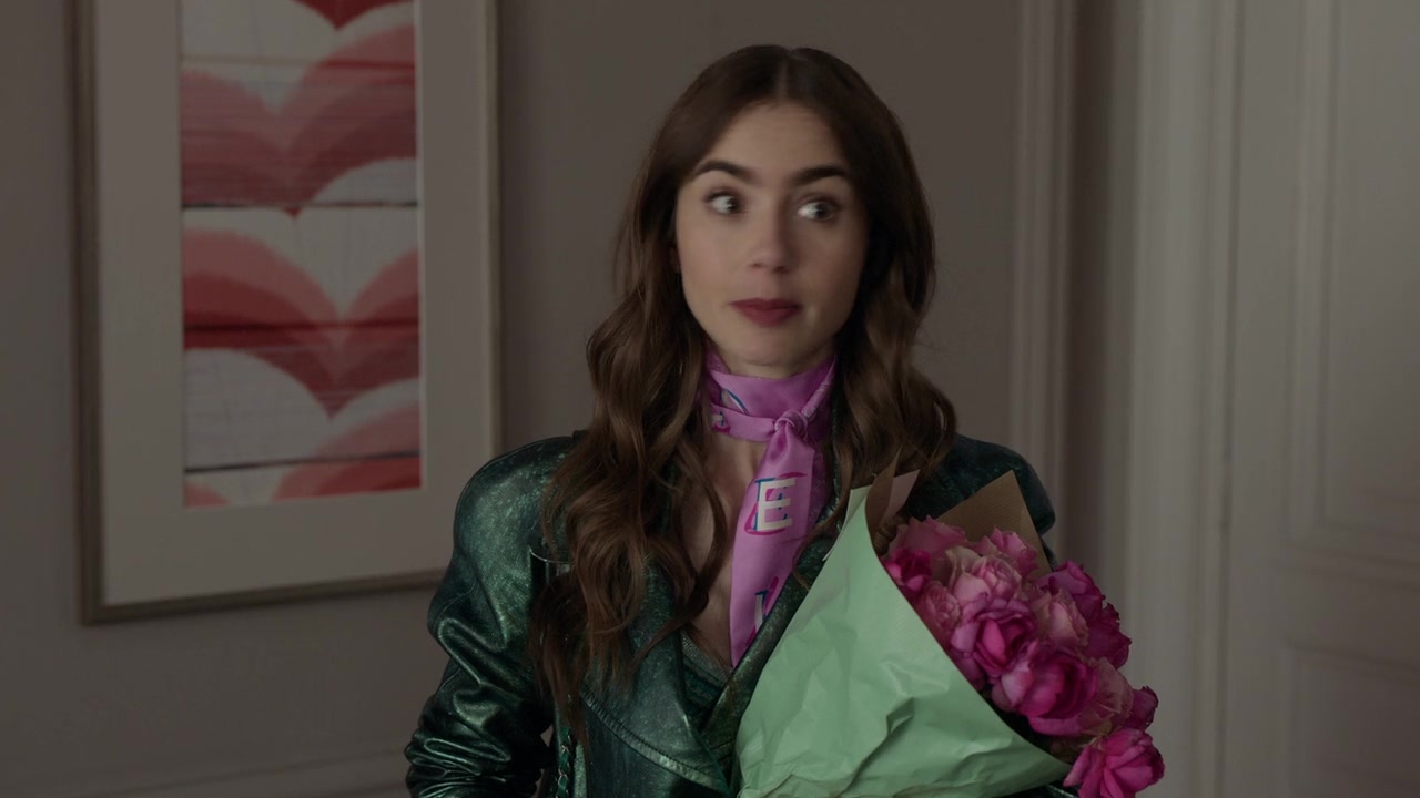 Emily_in_Paris_S01E04_A_Kiss_Is_Just_A_Kiss_720p_NF_WEB-DL_DDP5_1_x264-BTN_0331.jpg