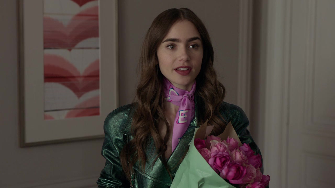 Emily_in_Paris_S01E04_A_Kiss_Is_Just_A_Kiss_720p_NF_WEB-DL_DDP5_1_x264-BTN_0342.jpg