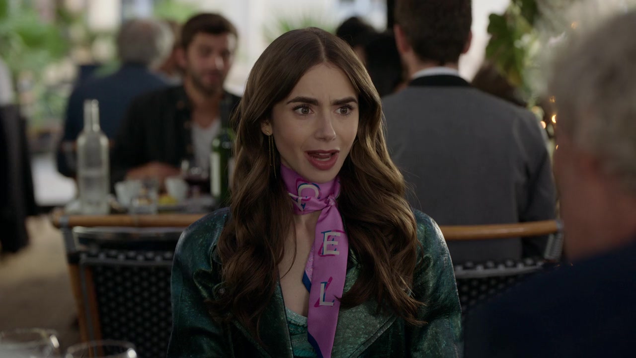 Emily_in_Paris_S01E04_A_Kiss_Is_Just_A_Kiss_720p_NF_WEB-DL_DDP5_1_x264-BTN_0406.jpg