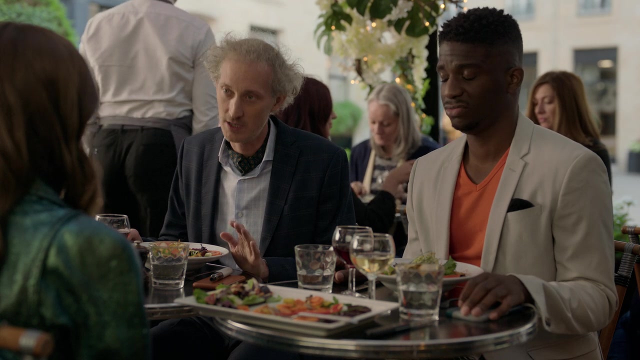 Emily_in_Paris_S01E04_A_Kiss_Is_Just_A_Kiss_720p_NF_WEB-DL_DDP5_1_x264-BTN_0435.jpg
