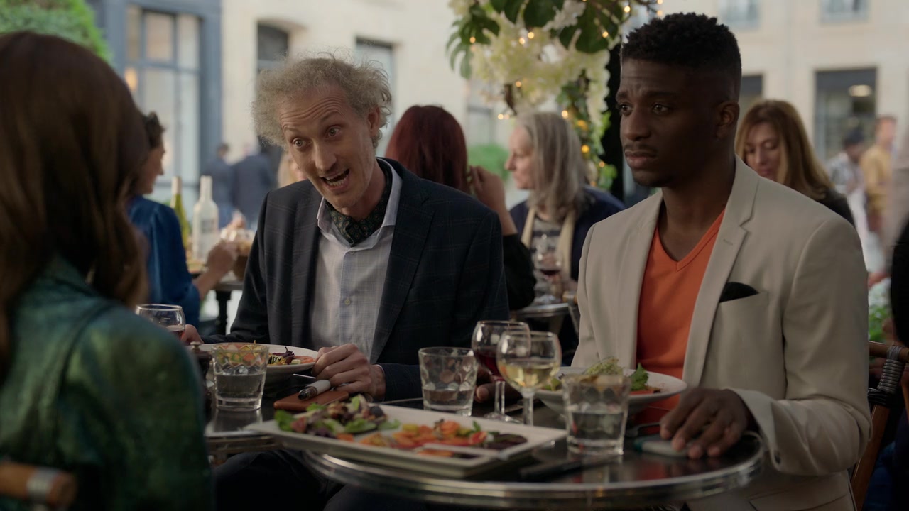 Emily_in_Paris_S01E04_A_Kiss_Is_Just_A_Kiss_720p_NF_WEB-DL_DDP5_1_x264-BTN_0437.jpg