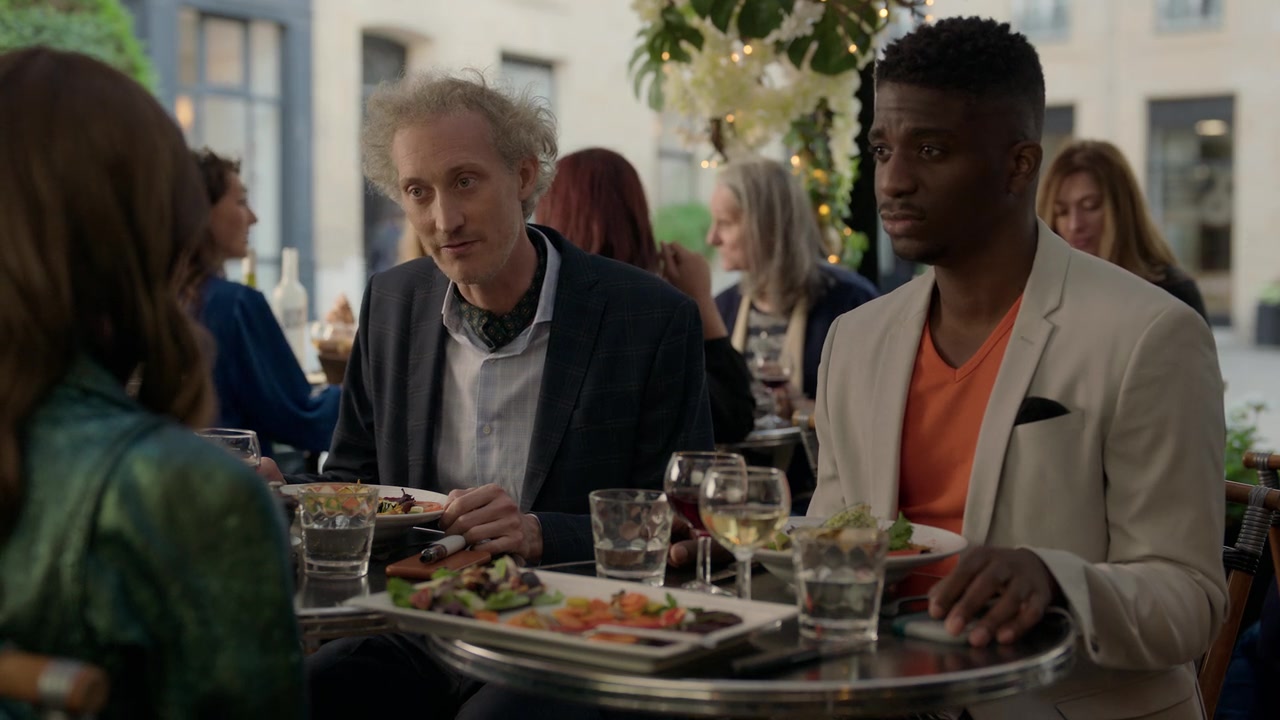 Emily_in_Paris_S01E04_A_Kiss_Is_Just_A_Kiss_720p_NF_WEB-DL_DDP5_1_x264-BTN_0438.jpg Emily_in_Paris_S01E04_A_Kiss_Is_Just_A_Kiss_720p_NF_WEB-DL_DDP5_1_x264-BTN_0438.jpg