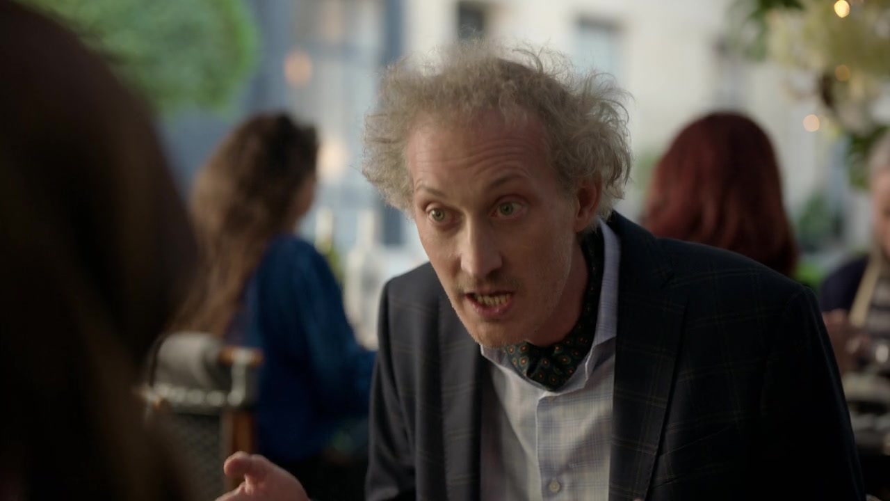 Emily_in_Paris_S01E04_A_Kiss_Is_Just_A_Kiss_720p_NF_WEB-DL_DDP5_1_x264-BTN_0442.jpg
